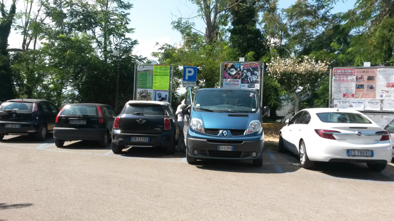 Illustration for article titled Slow Cars, Better Drivers. Or- How Italians Do It Better